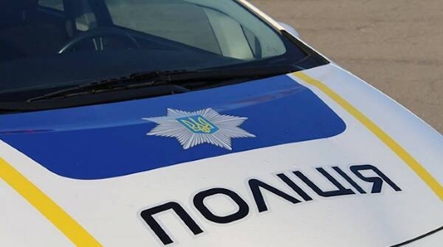 Фото новости: На Тернопільщині жінка облила поліцію фекаліями Свежие новости: На Тернопільщині жінка облила поліцію фекаліями
