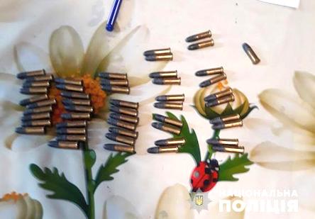 Свежие новости: У жителей Вознесенска и Новой Одессы изъяли два обреза охотничьего ружья, полсотни патронов и емкости с порохом