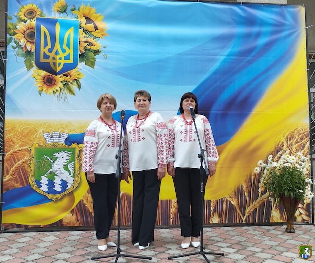 Свежие новости: В Іванівському сільському клубі відбулися урочистості присвячені 30-й річниці Дня Конституції України