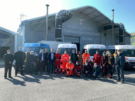 Свежие новости: ВИДЕО: «Дикие танцы» и овации: итальянцы благодарят украинских медиков, прибывших для помощи коллегам