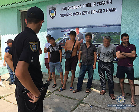 Свежие новости: В Коблево полицейские обнаружили десять нелегальных мигрантов