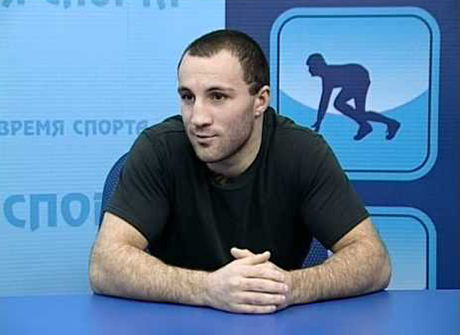 Свежие новости: В Северной Осетии чемпион мира по боксу выставил из мечети блогершу в хиджабе