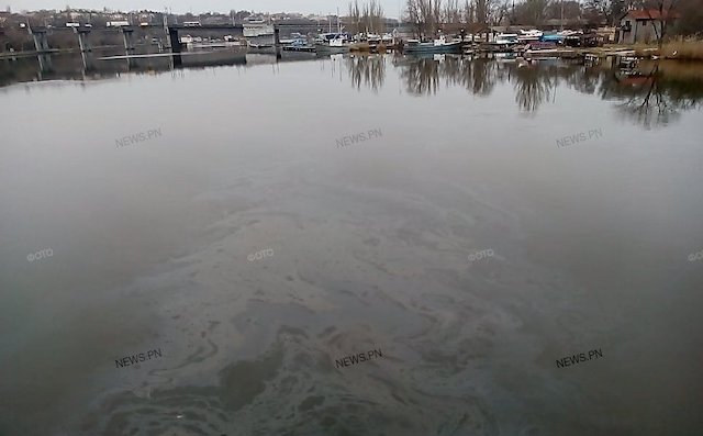 Свежие новости: С территории Николаевского судостроительного завода в реку попали нефтепродукты