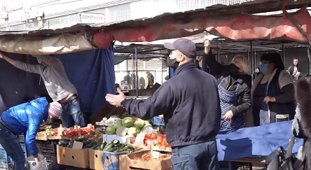 Свежие новости: Рынок «Колос» в Николаеве продолжает работать несмотря на карантин