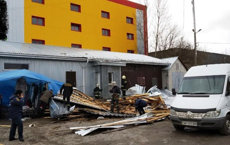 Свежие новости: В Житомирской области сорванная ветром крыша убила женщину