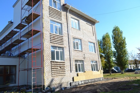 Свежие новости: У Вознесенській лікарні тривають роботи з утеплення будівлі педіатрії