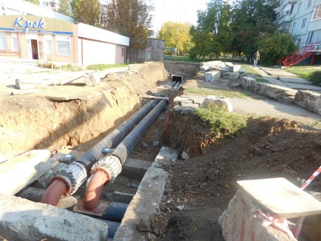 Свежие новости: В Южноукраїнську завершується масштабний ремонт трубопроводу на головній вулиці