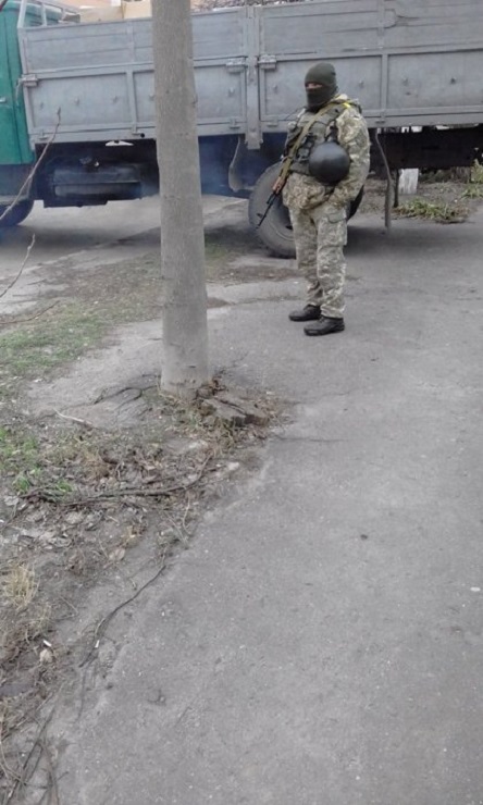 Свежие новости: В Очакове военные с оружием и в балаклавах выселили из офиса образовательный центр