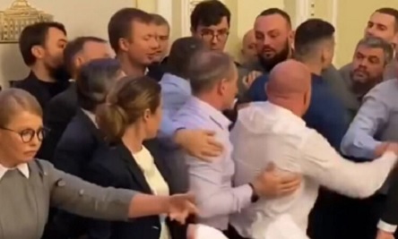 Свежие новости: ВИДЕО:  На заседании аграрного комитета подрались депутаты