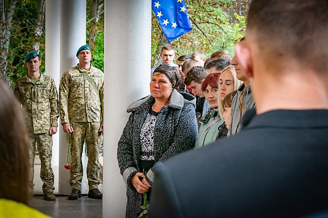 Фото новости: В Новом Буге открыли мемориальную доску морпеху Отрепьеву, погибшему на Донбассе Свежие новости: В Новом Буге открыли мемориальную доску морпеху Отрепьеву, погибшему на Донбассе