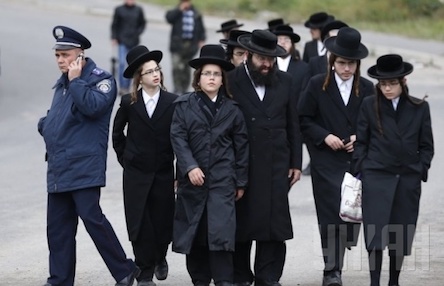 Свежие новости: Полиция: В Умань прибыли 30 тысяч хасидов