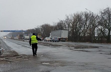 Свежие новости: Движение по участку дороги от Вознесенска до Николаева восстановлено
