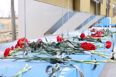 Свежие новости: В Миколаєві вшанували пам’ять захисників Донецького аеропорту