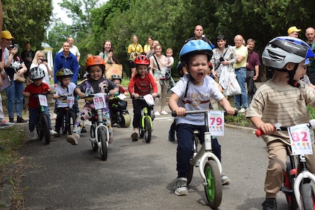 Свежие новости: У Вознесенську до Дня міста відбувся велотурнір серед дітей