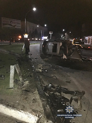 Свежие новости: В Первомайске автомобиль врезался в металлический отбойник