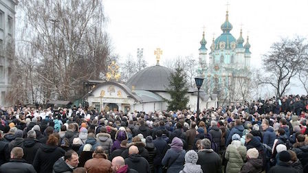 Свежие новости: Зачем радикалы терроризируют церковь в центре Киева