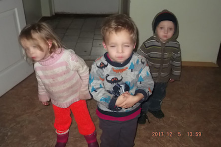 Свежие новости: В Первомайске соцслужба изъяла троих детей с диагнозом «переохлаждение» – родители напились и уснули