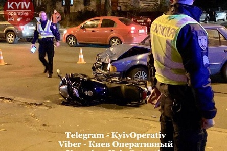 Фото новости: ВИДЕО: Пьяный водитель полез в драку после ДТП с пострадавшим Свежие новости: ВИДЕО: Пьяный водитель полез в драку после ДТП с пострадавшим