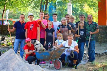 Свежие новости: В Николаеве на остановке у парка «Победа» появился уютный рокарий