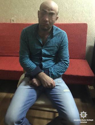 Фото новости: У ході затримання члена угрупування квартирних крадіїв, оперативний співробітник поліції отримав тілесні ушкодження Свежие новости: У ході затримання члена угрупування квартирних крадіїв, оперативний співробітник поліції отримав тілесні ушкодження