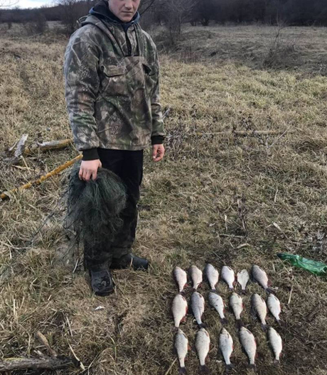 Свежие новости: В Первомайском районе рыбпатруль поймал браконьера, который поймал рыбы на 1,5 тысячи гривен