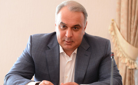 Фото новости: Жвания просит суд запретить Порошенко и 180 чиновникам выезжать за границу после выборов Свежие новости: Жвания просит суд запретить Порошенко и 180 чиновникам выезжать за границу после выборов