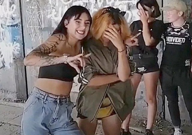 Свежие новости: Видео с издевательствами над девочкой в Николаеве: избивавшая заявила полиции, что она пострадавшая