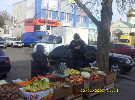 Свежие новости: Стихійна торгівля біля Вознесенського центрального ринку. Підсумок роботи за тиждень