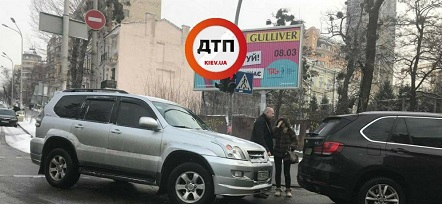 Свежие новости: В центре Киева столкнулись два внедорожника
