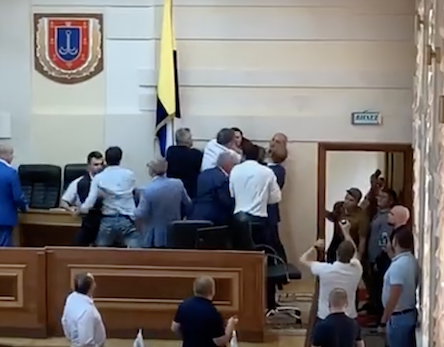 Свежие новости: Депутаты Одесского облсовета устроили драку в сессионном зале