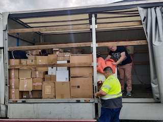 Свежие новости: Французьке місто Фекам відправило Очакову вантажівки з допомогою