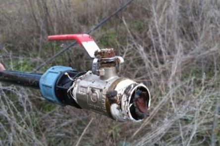 Свежие новости: В Одесской области обнаружили километровую трубу, по которой контрабандисты перекачивали спирт