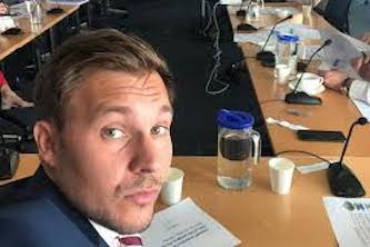 Фото новости: «Слуга народа» Черноморов обратился к премьеру не допустить отключение энергоблоков АЭС Свежие новости: «Слуга народа» Черноморов обратился к премьеру не допустить отключение энергоблоков АЭС