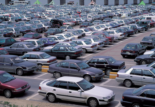 Свежие новости: Порошенко подписал закон про снижении акцизов на б/у авто