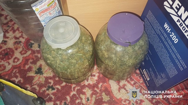 Свежие новости: Зберігав 2,5 кг канабісу - у Миколаєві поліцейські затримали чоловіка за незаконний обіг наркотиків