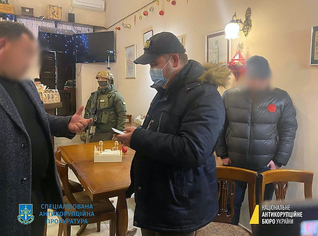 Фото новости: Генпрокурор подписала подозрение нардепу от «СН», задержанному при получении ₴558 тысяч взятки Свежие новости: Генпрокурор подписала подозрение нардепу от «СН», задержанному при получении ₴558 тысяч взятки