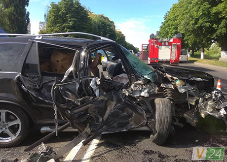 Свежие новости: В Луцке автобус Нацгвардии протаранил внедорожник - мужчина госпитализирован