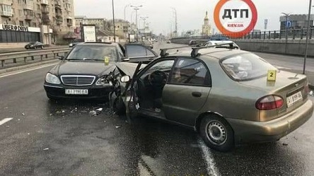 Свежие новости: Выехал на встречную полосу: в Киеве произошло пьяное ДТП