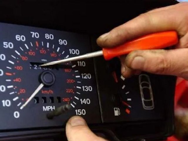 Свежие новости: Названо суму штрафу, який загрожує українцям за скручування пробігу авто