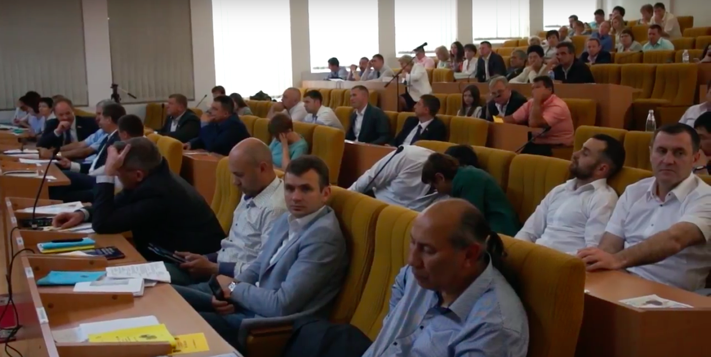 Свежие новости: «Власть» и «оппозиция» в Николаевском облсовете вместе проголосовали за спорные вопросы по вознесенскому карьеру и «Агентству развития»