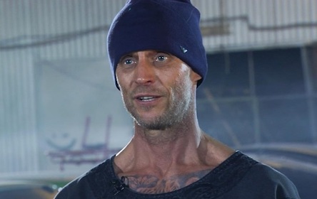 Фото новости: В РФ задержали победителя Битвы экстрасенсов на краденной машине Свежие новости: В РФ задержали победителя Битвы экстрасенсов на краденной машине