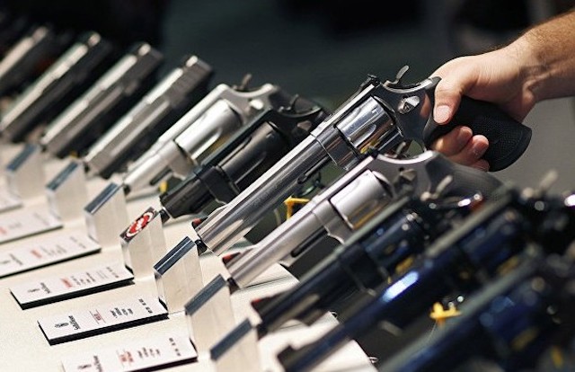 Свежие новости: Реестр оружия в Украине заработает весной — Денис Монастырский