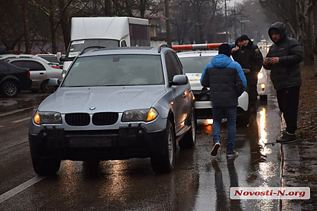 Свежие новости: В Николаеве автомобиль охранной фирмы въехал в «BMW»