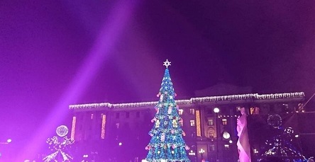 Фото новости: В Николаеве потратили почти 60 тысяч на демонтаж главной елки Свежие новости: В Николаеве потратили почти 60 тысяч на демонтаж главной елки