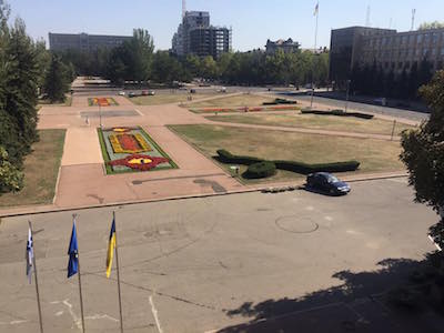 Свежие новости: Олександр Сенкевич висловив подяку комунальникам: центр прибрано