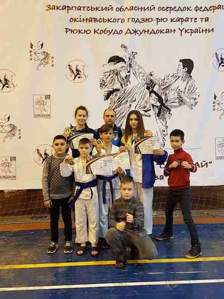 Фото новости: Вознесенські спортсмени гідно представили область на всеукраїнських змаганнях з карате-до Свежие новости: Вознесенські спортсмени гідно представили область на всеукраїнських змаганнях з карате-до