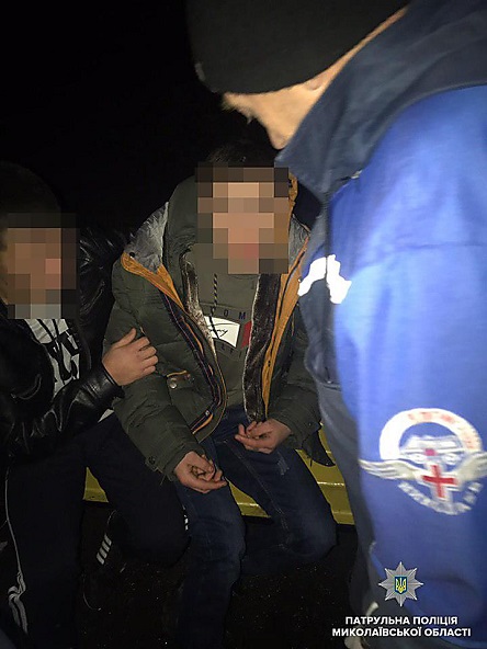 Свежие новости: В Николаеве избили двоих мужчин – патрульные и прохожие задержали нападавших