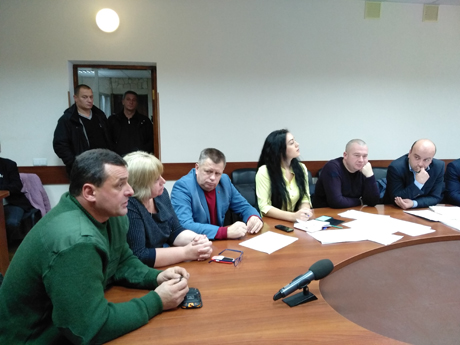 Свежие новости: Почти единогласным решением депутаты Южноукраинского горсовета отправили в отставку Дзюбенко