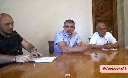 Свежие новости: ВИДЕО: Это будет хорошей традицией, каждый месяц вручать мне протокол, -  Сенкевич о втором вручении ему протокола  о коррупции