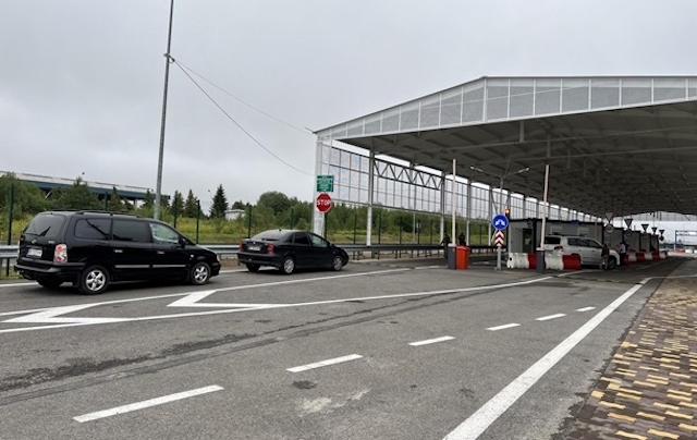 Свежие новости: Потік на виїзд із України знову перевищив в'їзд